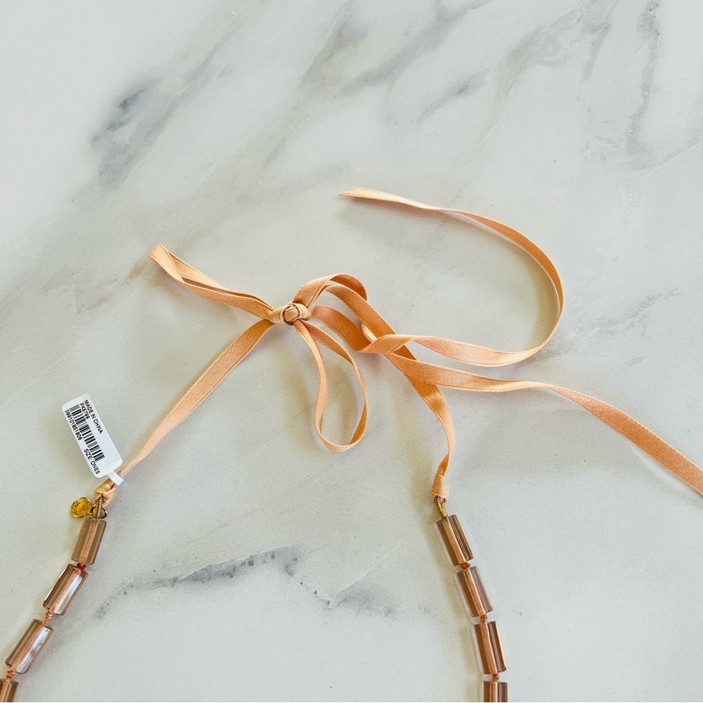💚 NWT💚 J.CREW Peach Rhinestone Ribbon Necklace - Picture 4 of 4